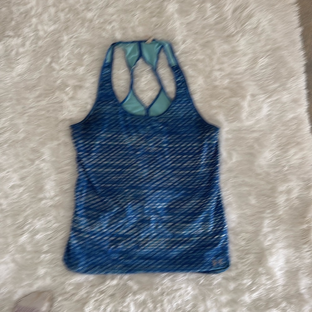 UA women’s Medium running tank